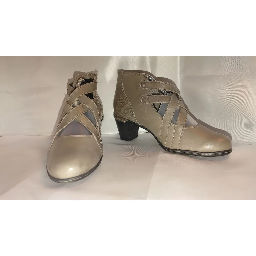 Rockport Cobb Hill Trixie Leather xStrap Booties Size 10